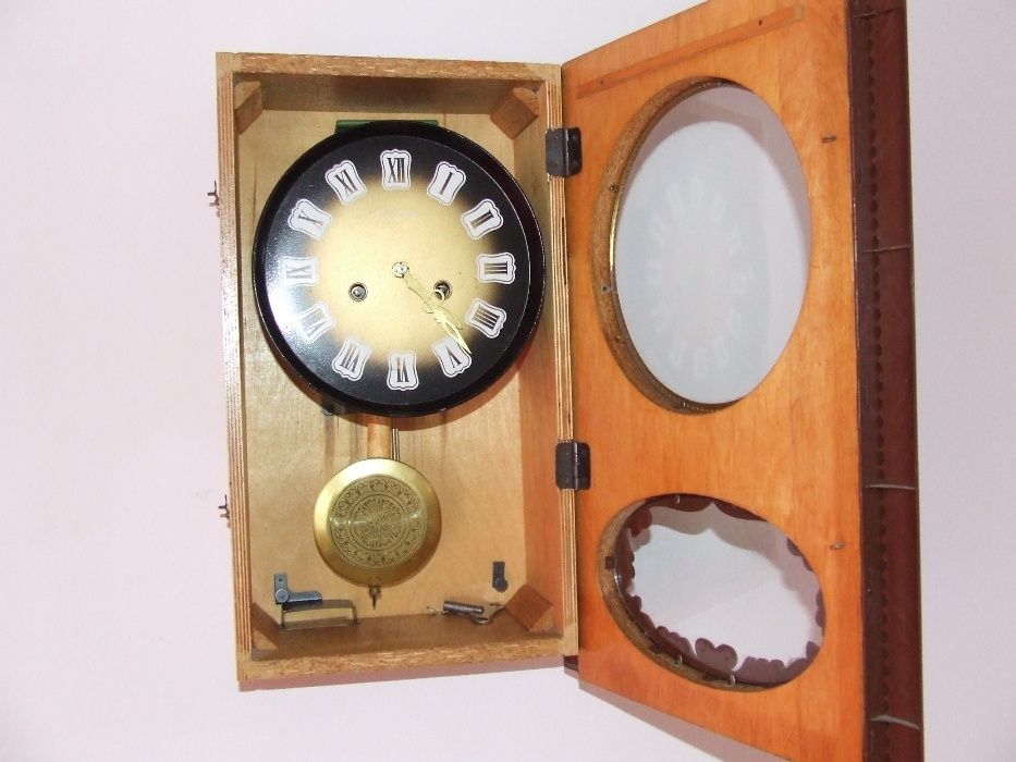 Stary zegar ścienny