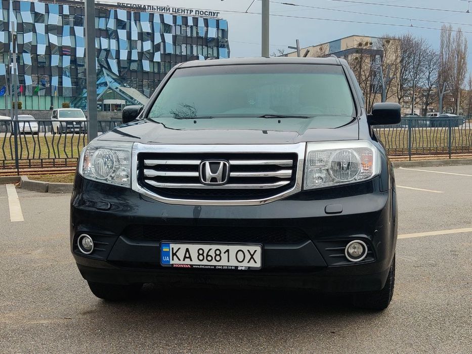 Машина Хонда Пилот