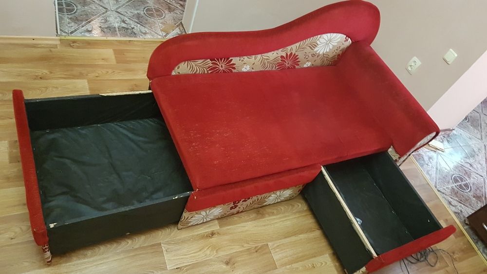 Диван б/у ,,Дельфин,,