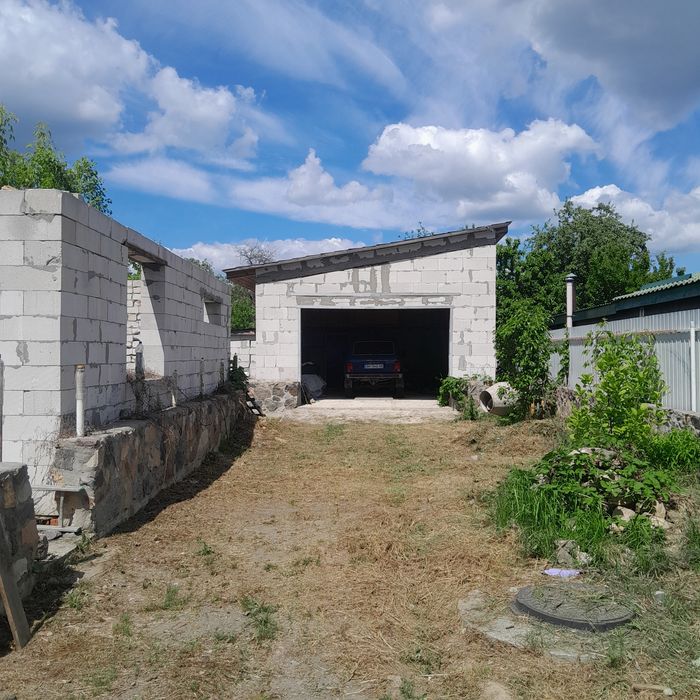 Продам участок с гаражом 6 соток