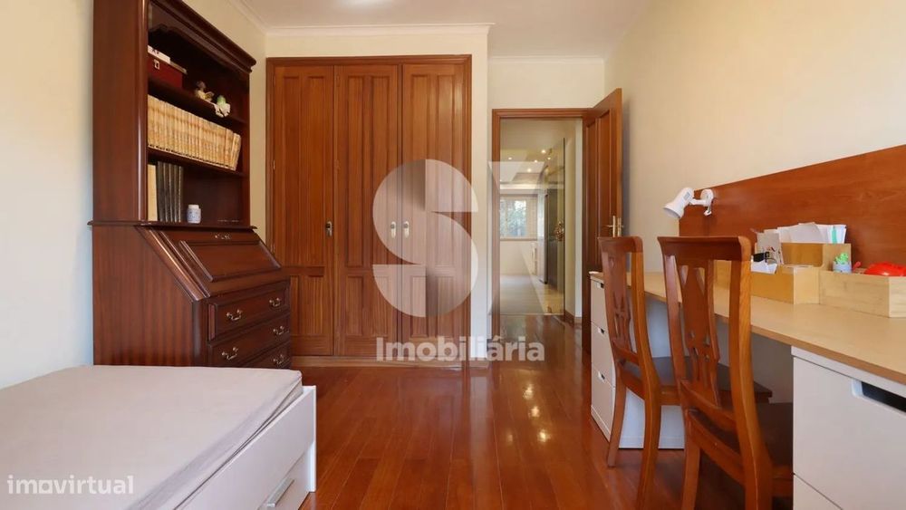 T3 Ermesinde com Garagem, Elevador e Lareira
