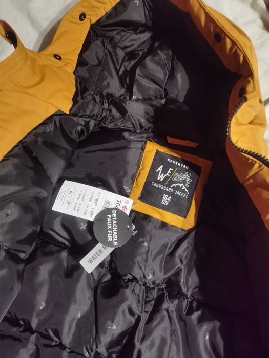 Зимова куртка Reserved 158