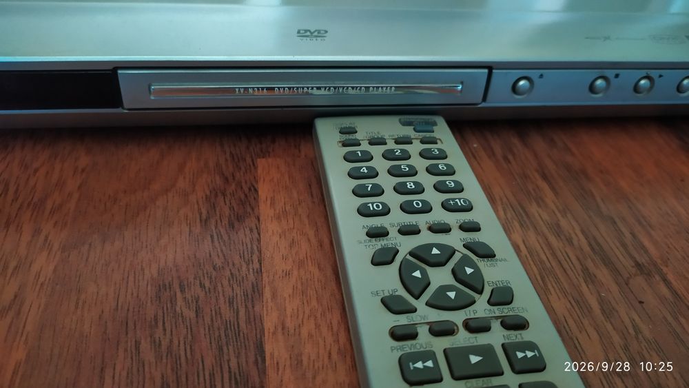 DVD-плеєр JVC XV-N316S з оригінальним пультом