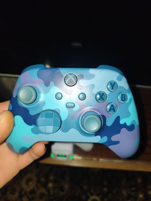 Xbox Series s. Два геймпада.  Состояние идеал
