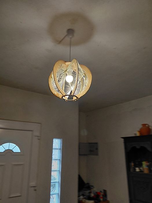 Cadeeiros artesanais em madeira e corda