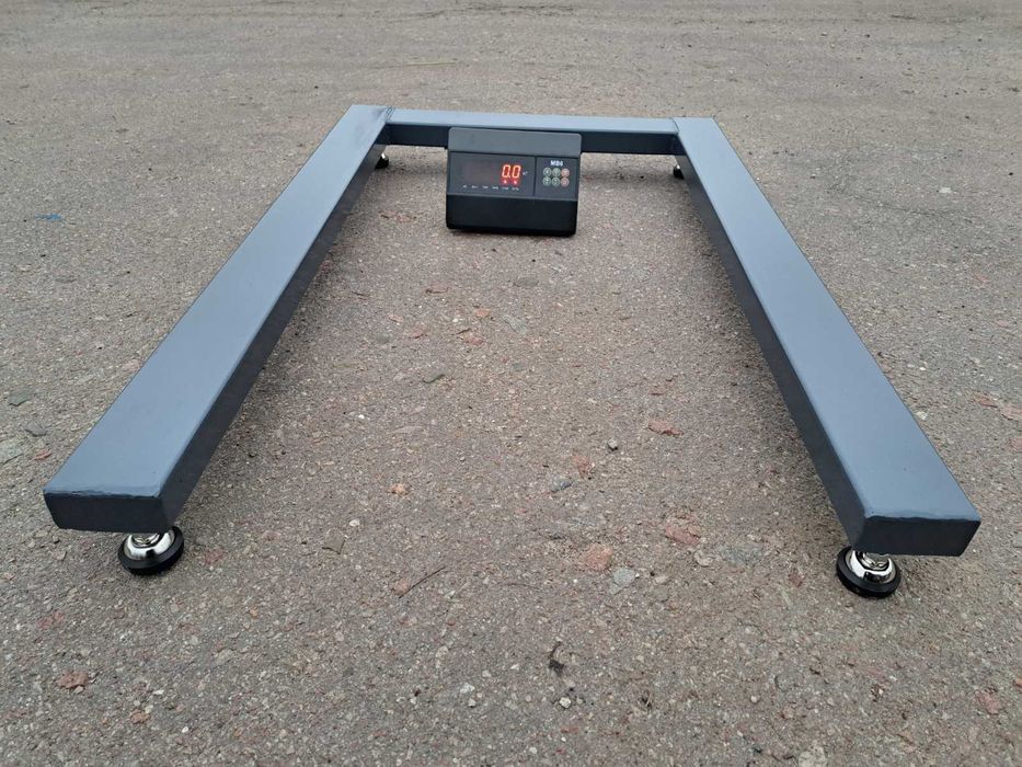 Платформенные весы в ассортименте пульт от 500 кг до 3 тонн.