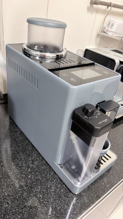 Máquina Café DeLonghi Rivelia Pebble Grey Como Nova c/ Garantia