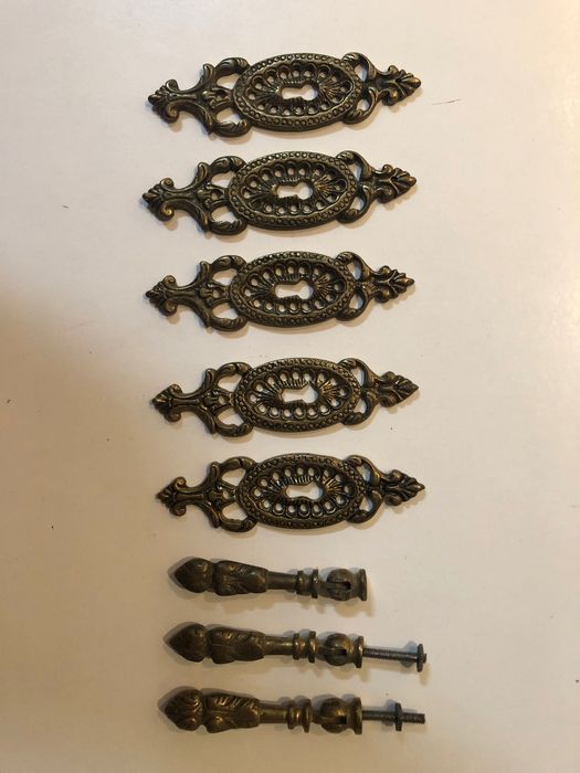 Ferragens antigas de latão