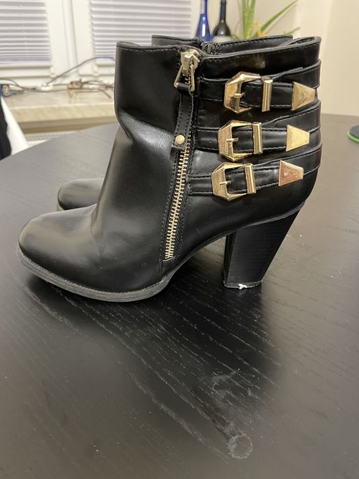 Buty zimowe na obcasie