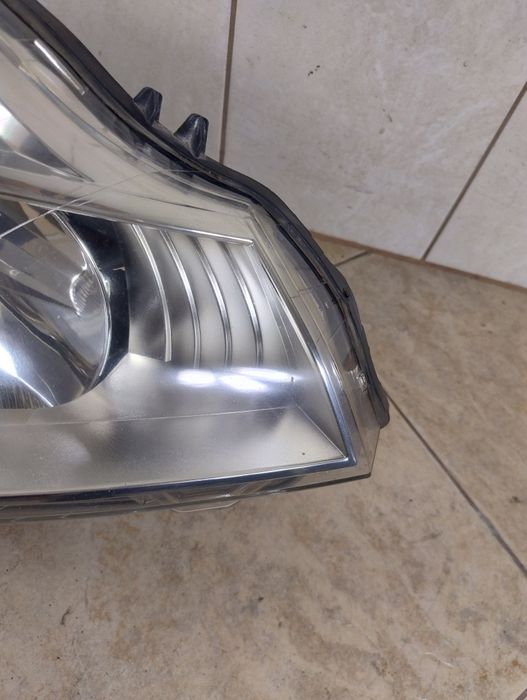 Lampa reflektor prawy przód Europa Renault Modus Lift 08-12