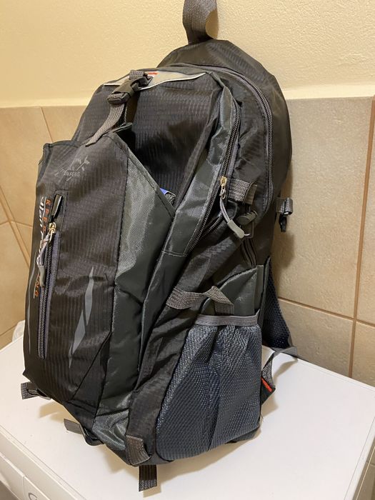 Nowy lekki  plecak turystyczny .