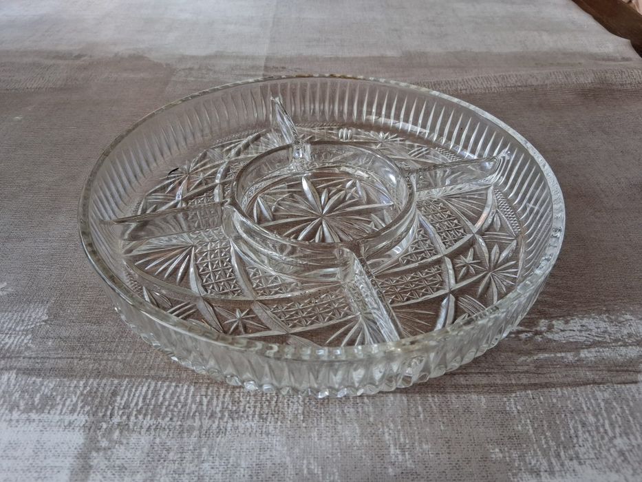 Travessa de vidro transparente