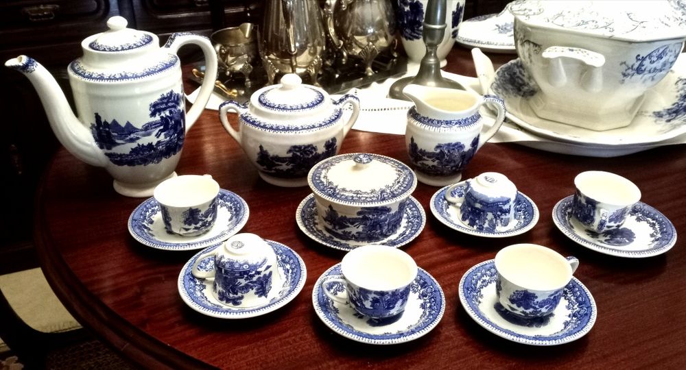 Serviço de café Sacavém Motivo Estátua