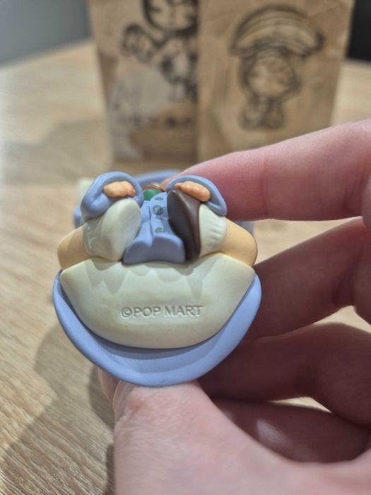 Фігурка Hirono Echo - Staying Up (Pop Mart)