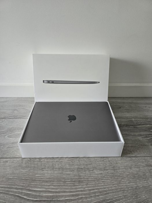 Macbook air 13" modelo A2337