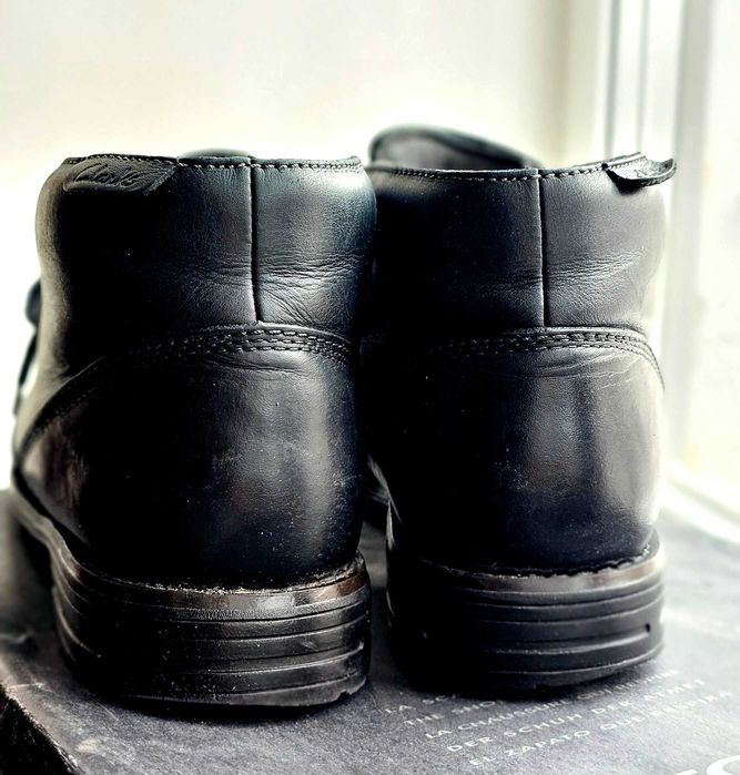 Продам оригинальные кожаные туфли кожа ботинки зима Clarks (Англия)