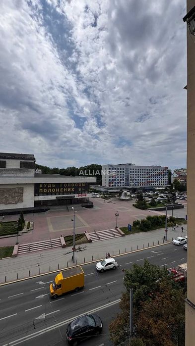 Оренда 3 кімнатної квартири Центр - Незалежності