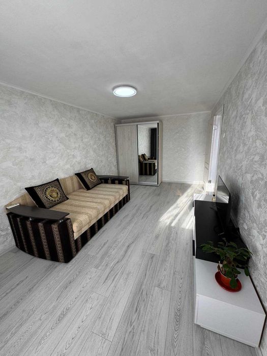 Здається світла та тепла однокімнатна квартира з чудовим розташуванням