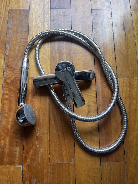 Torneira misturadora Sanindusa nova