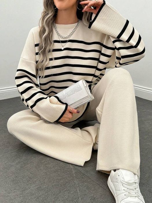 Розпродаж. Костюм кофта + штани