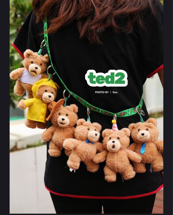 Оригинал Pop Mart TED2 — плюшевый брелок-подвеска