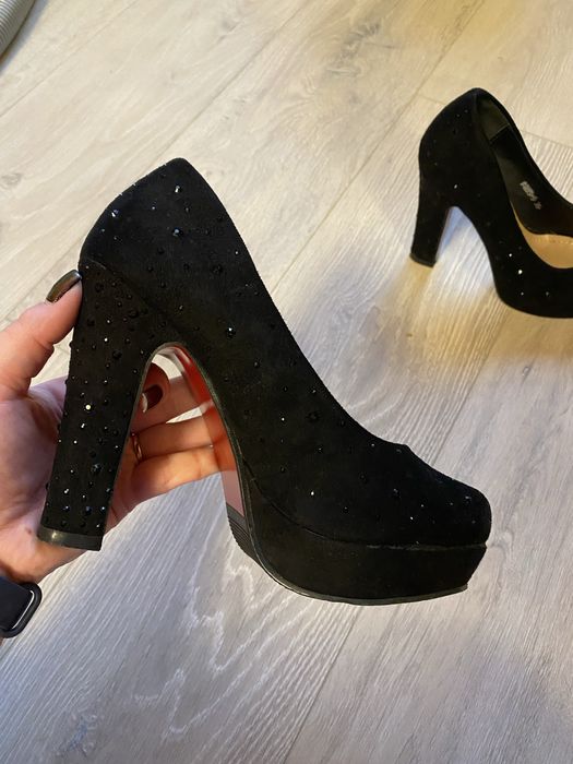 Чорні туфлі  36 розмір