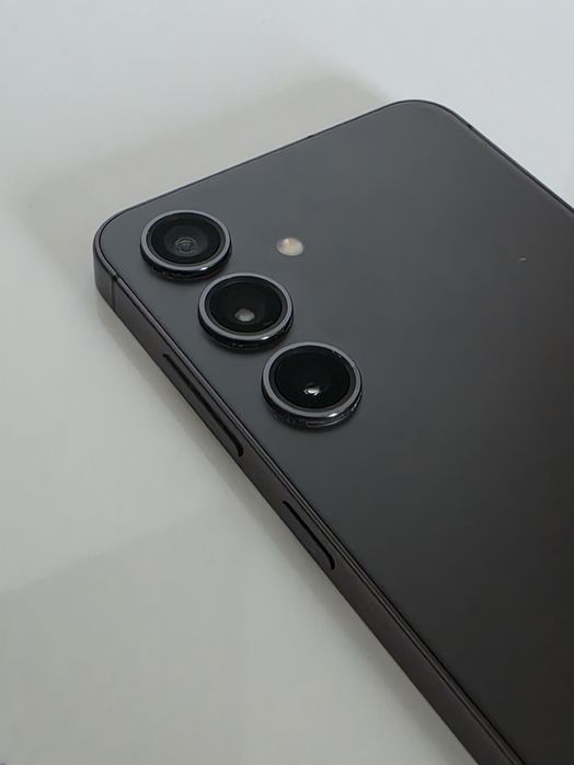 Telefon Samsung Galaxy S24 czarny - 256 GB