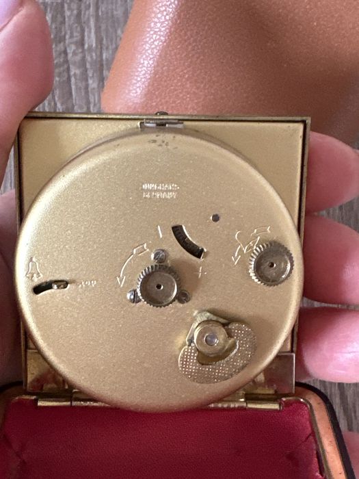 Часы дорожные с будильником