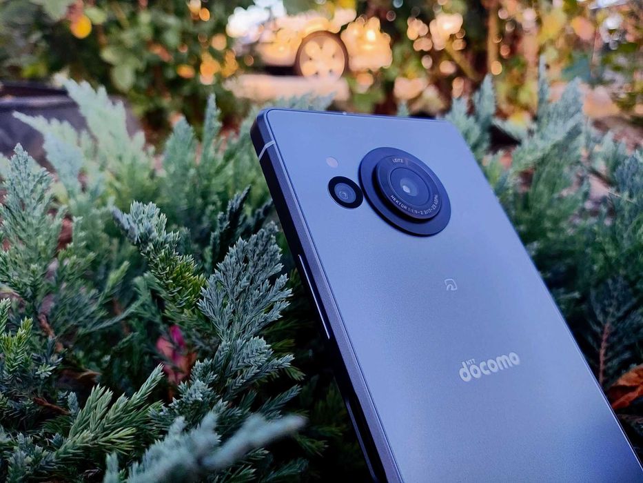 Компактный флагман Sharp R8 (2sim,6,4"FHD+240Гц,256гб,IP68,STD810,NFC)