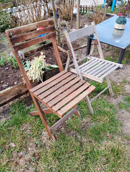 Drewniane składane krzesła Ikea