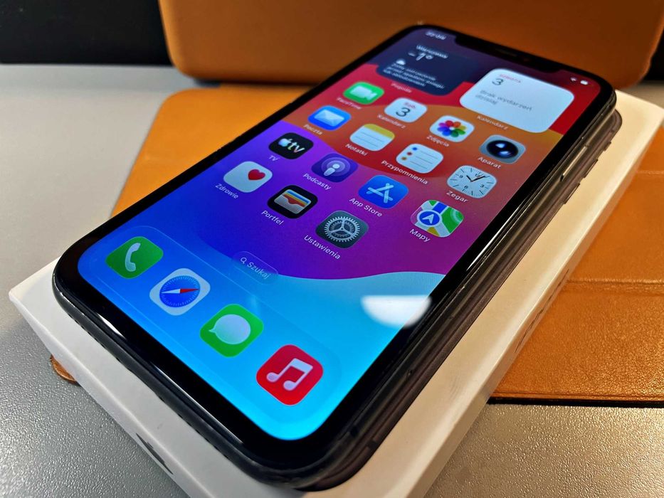iPhone 11 128GB w dobrym stanie