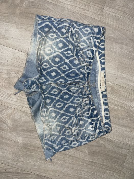 Calções em bom estado mas usados