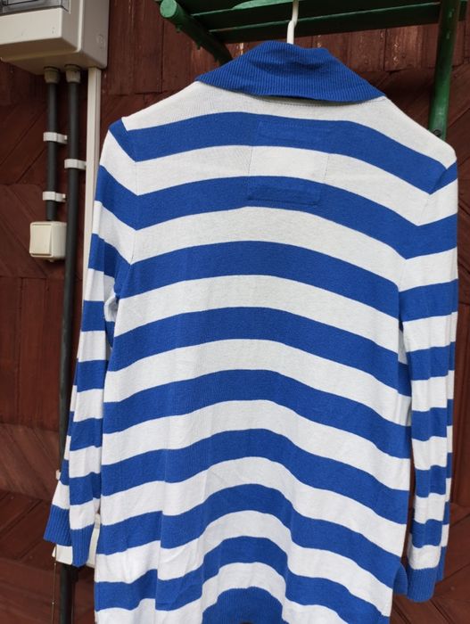 Sweterek damski niebieski białe pasy