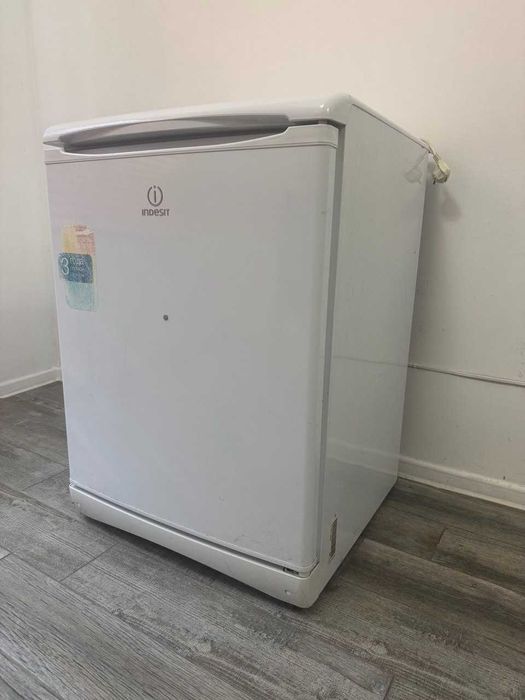 Міні-холодильник двокамерний Indesit TT85.001