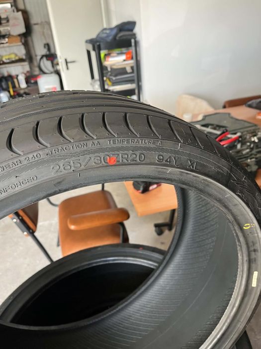 Pneus novos jante 20’’ 265/30