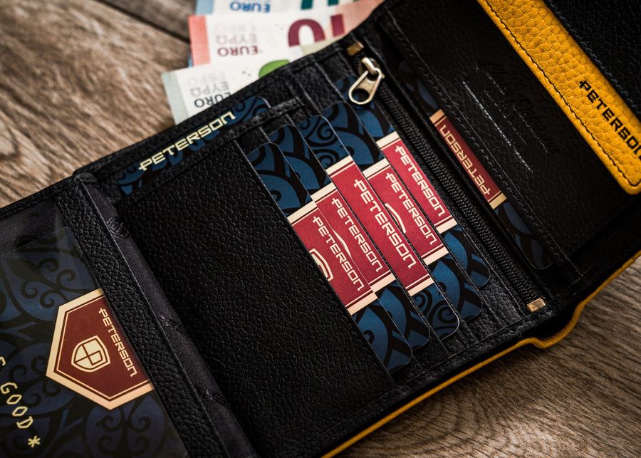 skórzany portfel męski z kontrastowym obszyciem - peterson