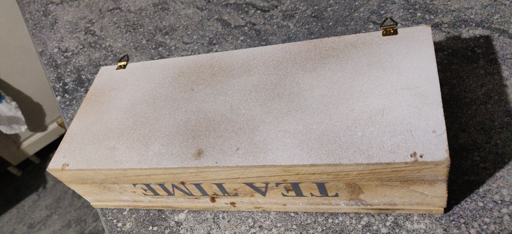 Gablotka, półka , zasobnik, pojemnik na herbatę na ścianę , na prezent