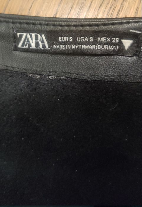 Плаття з екошкіри