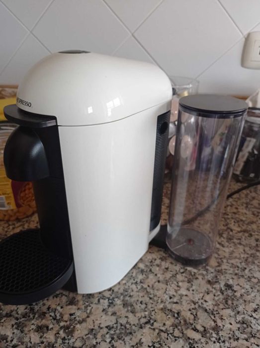 Máquina Nespresso VertuoPlus White C