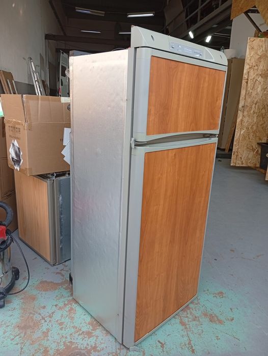 Frigorífico Electrolux  (12V / 230V / Gás)