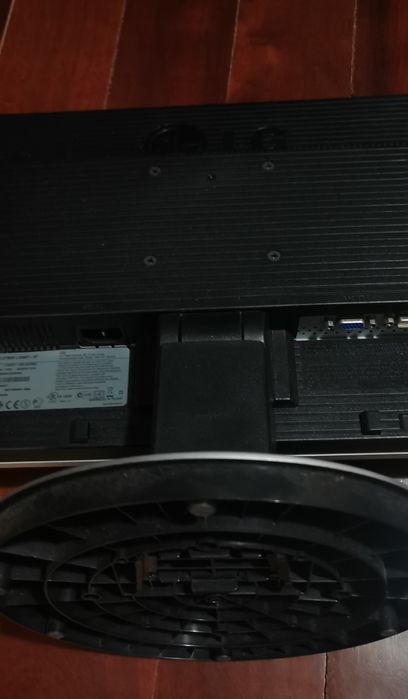 Monitor LG LCD pouco utilizado