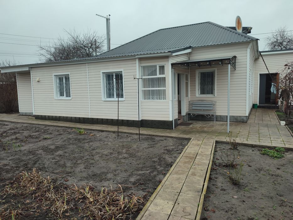 Продам будинок  вул. Польова 86 та 5 соток