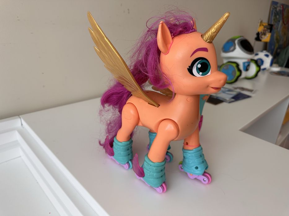 Hasbro My Little Pony Sunny Canta e Dança