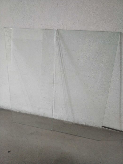 Painéis / placas de vidro 176x47x0,4 cm e 177x33,5x0,6 cm