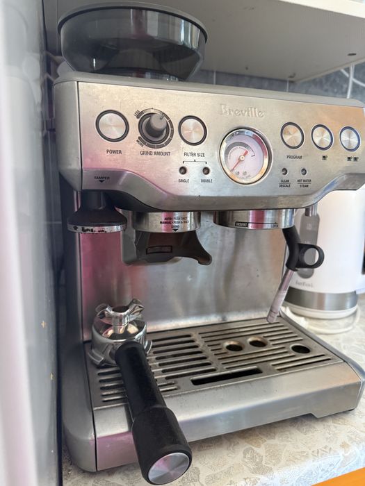 Кавомашина Breville Barista