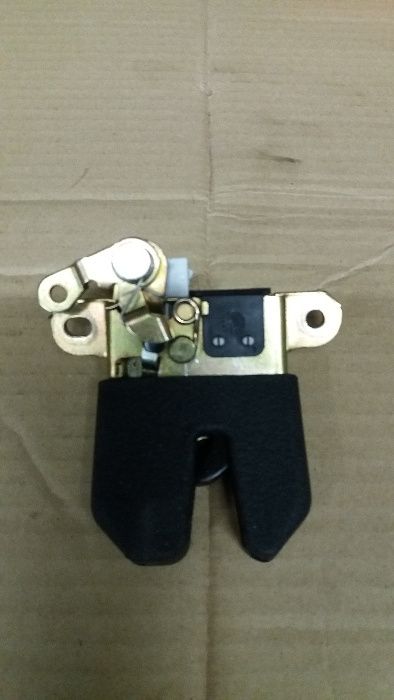 Fecho de mala vw passat de 2001a 2005