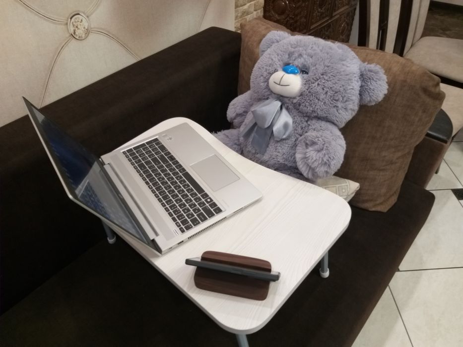 Столик для ноутбука+ підставка під телефон в подарунок.