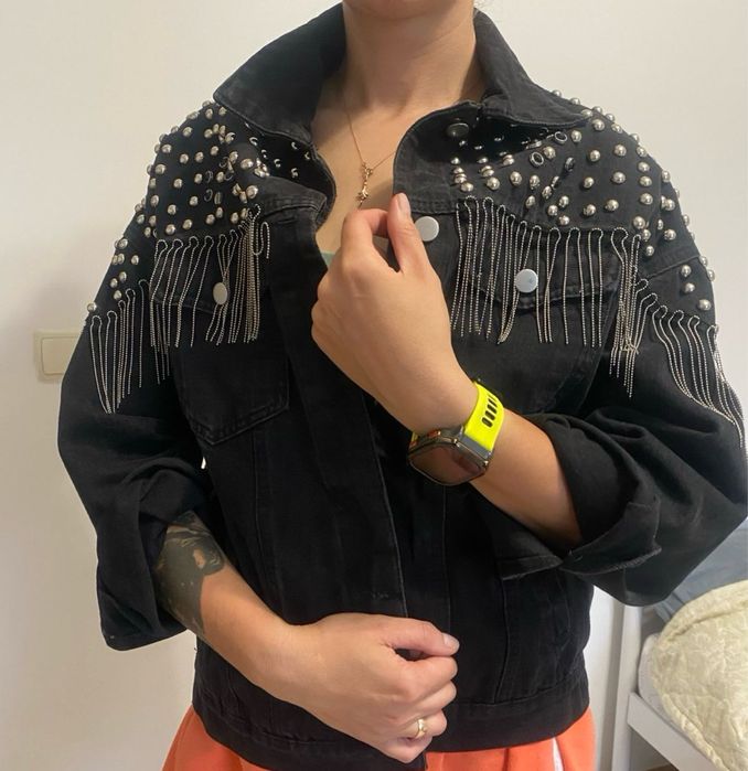 Жіноча джинсова куртка