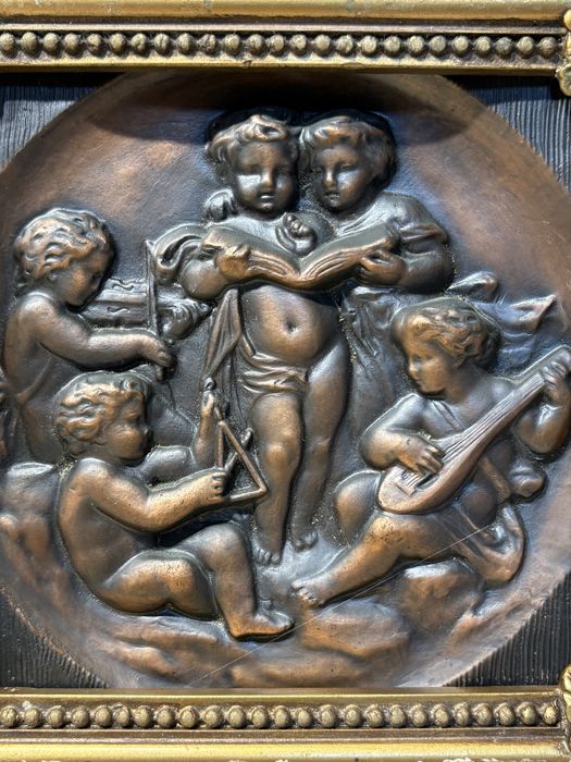 Banda musical putti - antigo relevo em cobre emoldurado do Sec. XIX