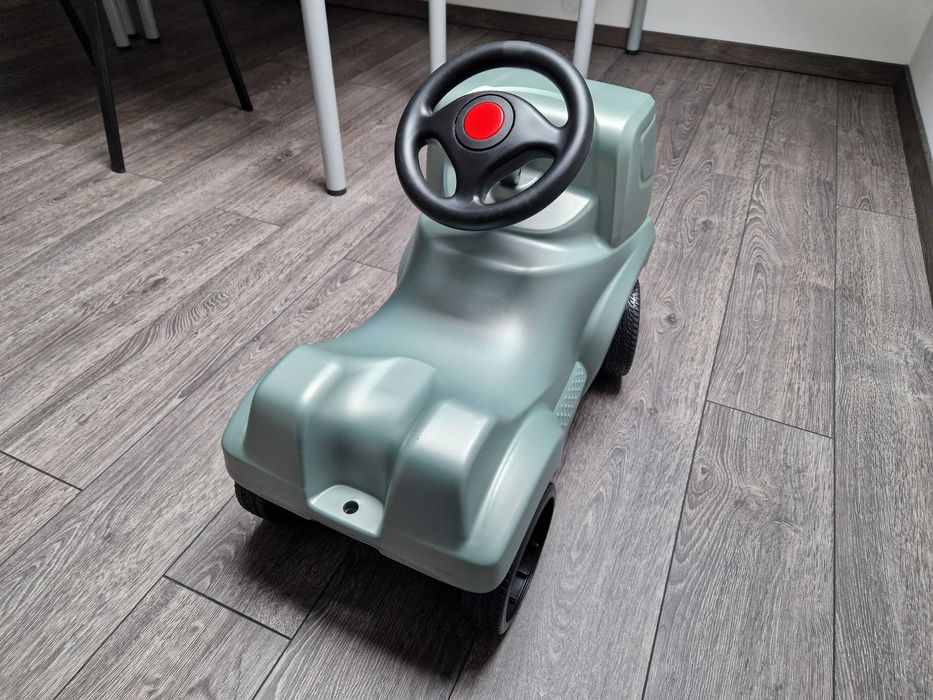 Chodzik ciężarówka Volvo, skręca, trąbi, oryginalny gadżet Volvo!